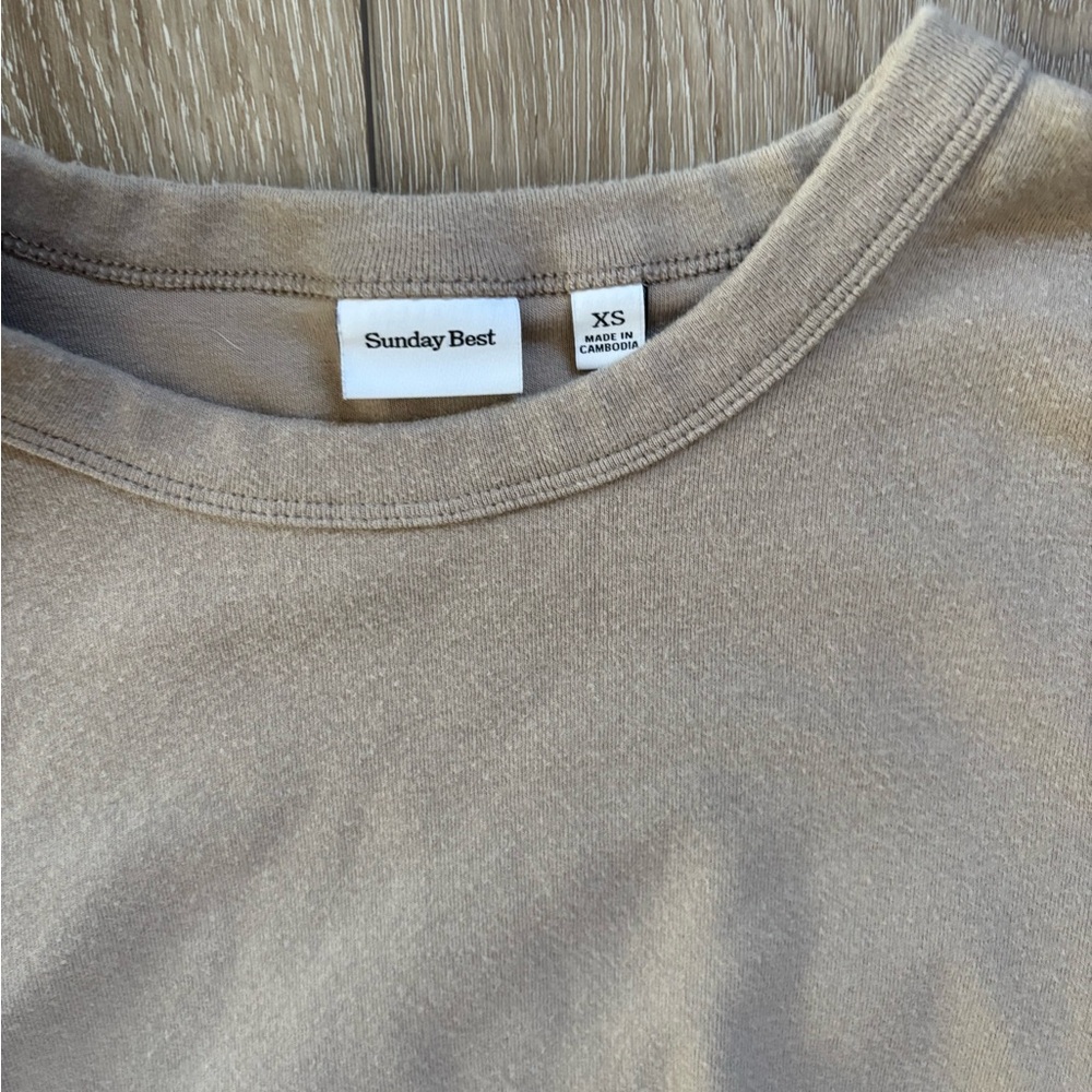 Aritzia Sunday best long sleeve - Picture 2 of 2